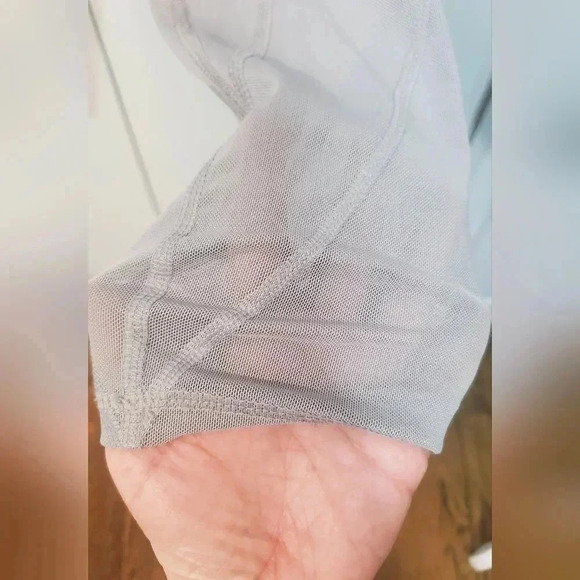 Her Universe Women's Star Wars Leggings sz Medium LIKE NEW grey white camo - Picture 3 of 6